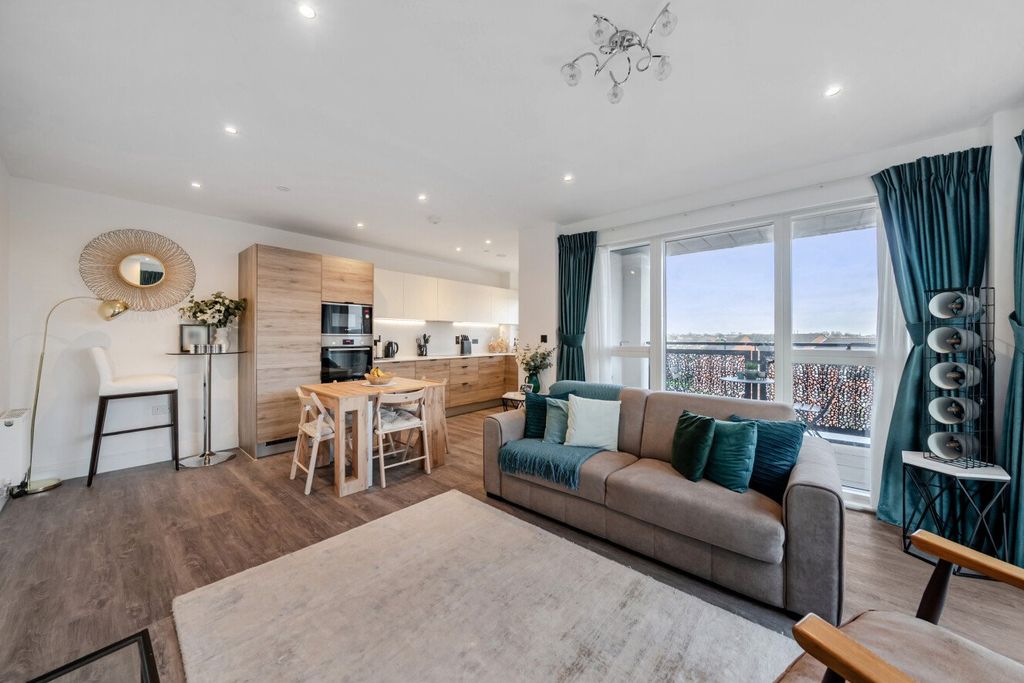 Property photo 2 of 21 Picture No. 10