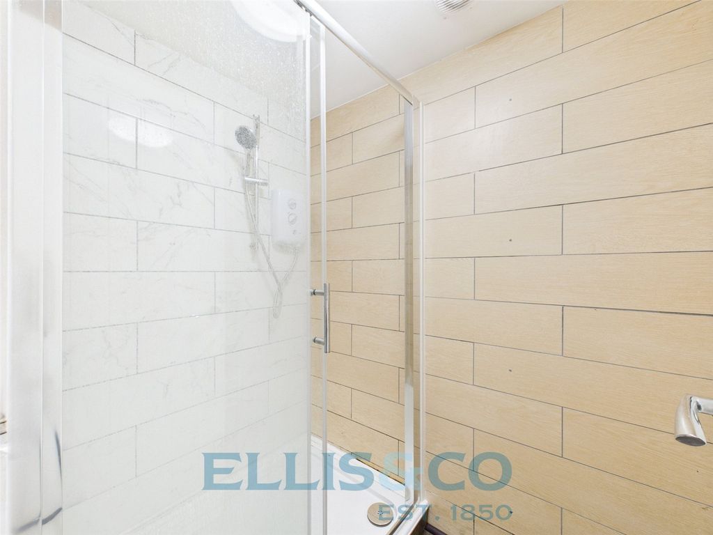 Property photo 3 of 12 Picture No. 13