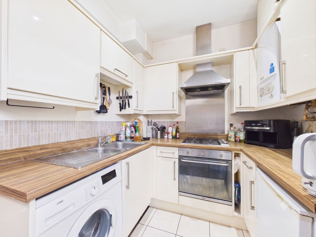 Property photo 3 of 14 Kitchen Area