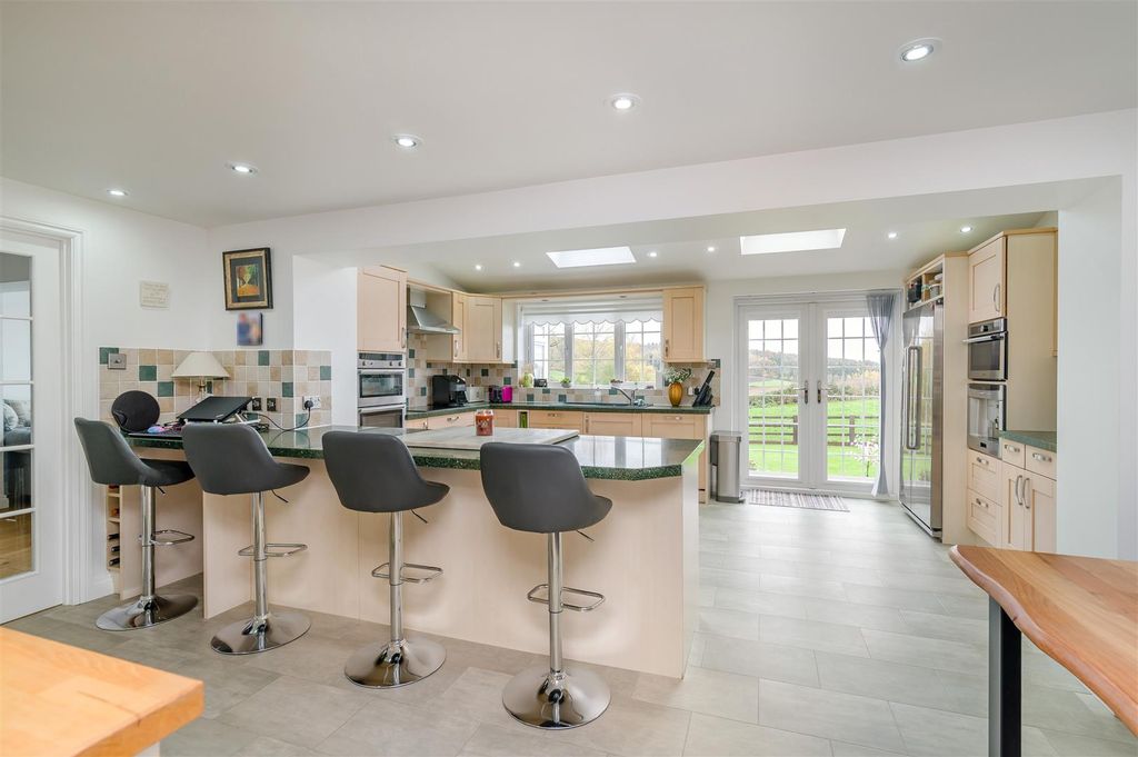 Property photo 2 of 24