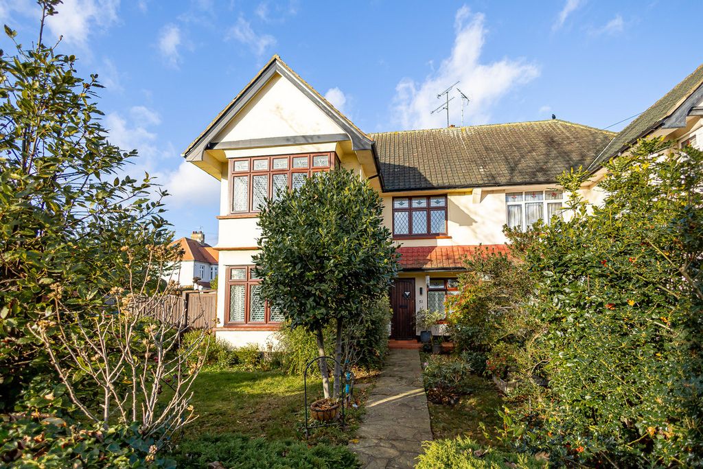 Property photo 1 of 32