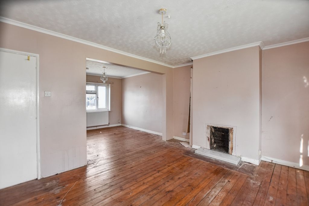 Property photo 3 of 20 23 Heath Road, Crayford, Dartford, Da1 3Np