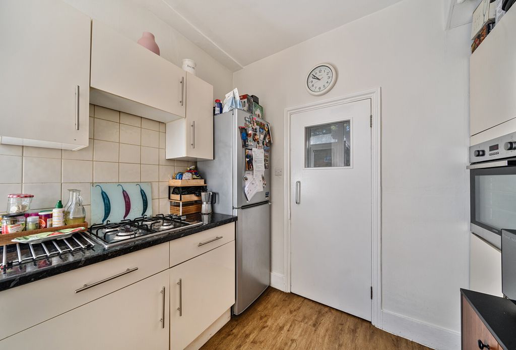 Property photo 3 of 10 1290253-18-68271c...