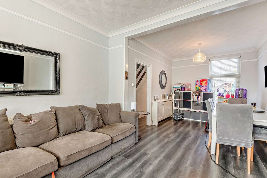 Property photo 3 of 22