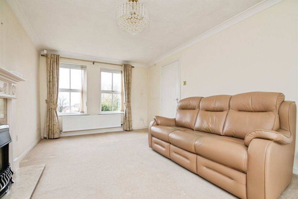 Property photo 3 of 16