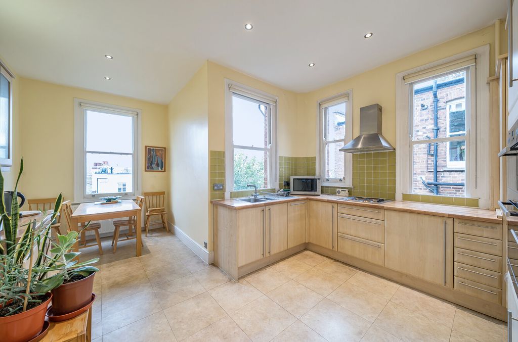 Property photo 3 of 12 1364583-12-68E684...