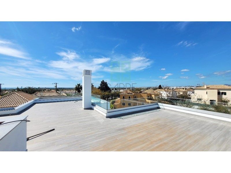 Property photo 2 of 36