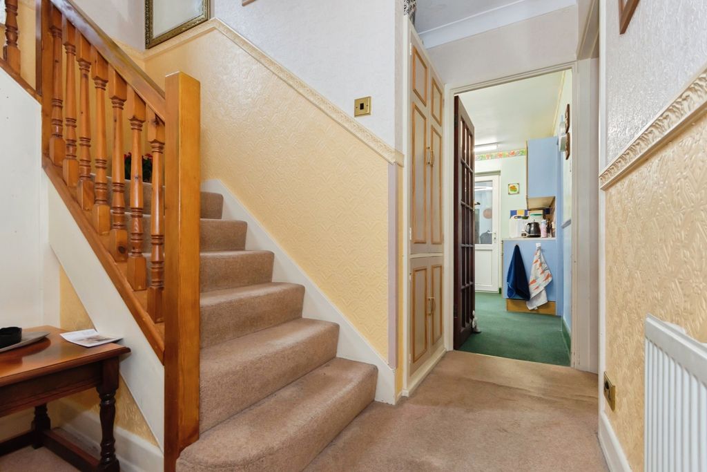 Property photo 2 of 17 Hallway