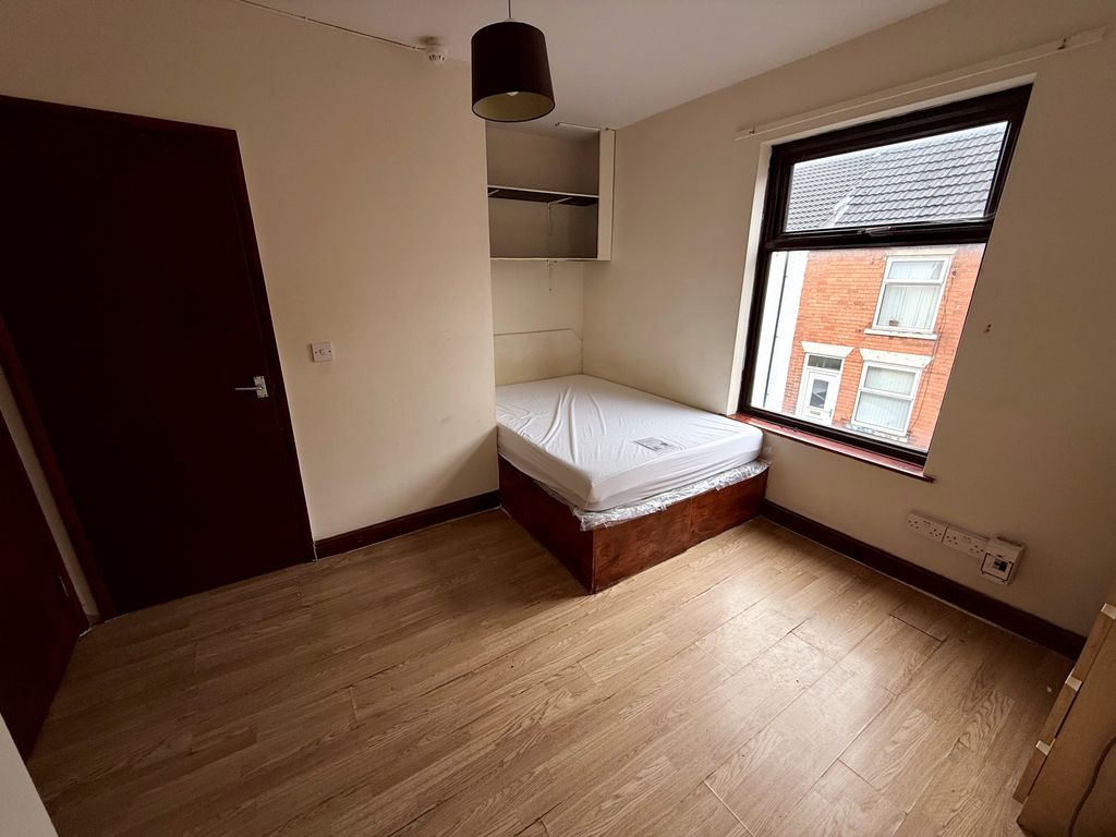 Property photo 3 of 4