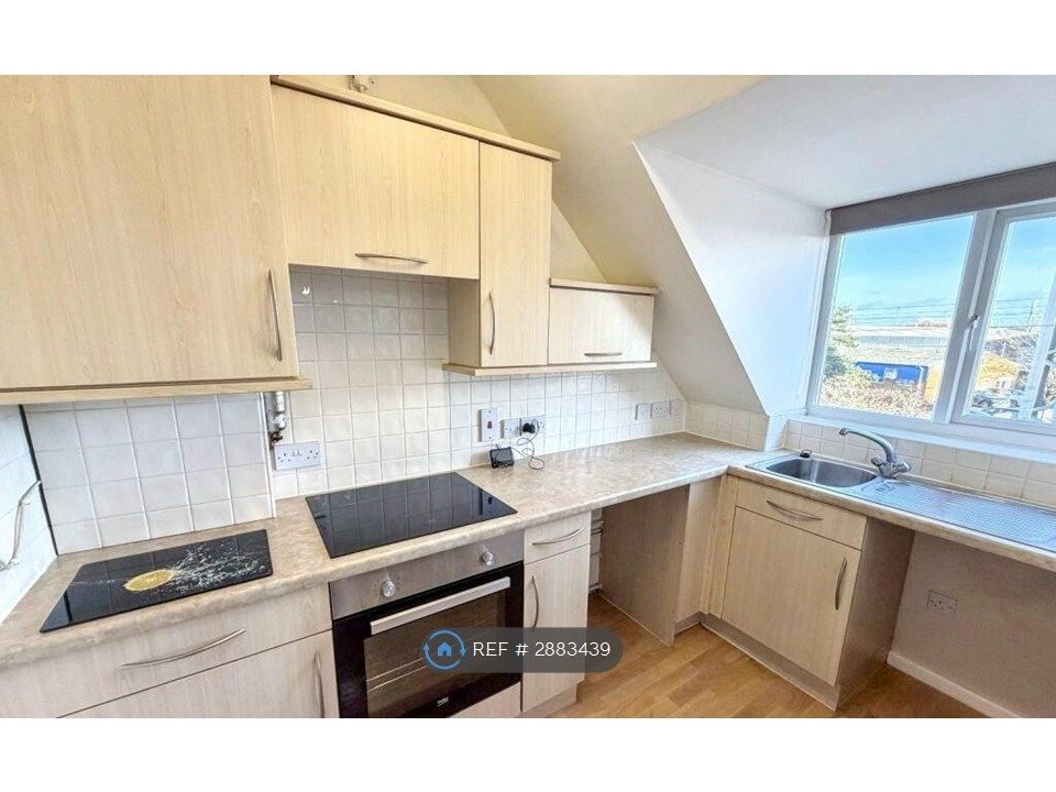 Property photo 2 of 9 Kitchen