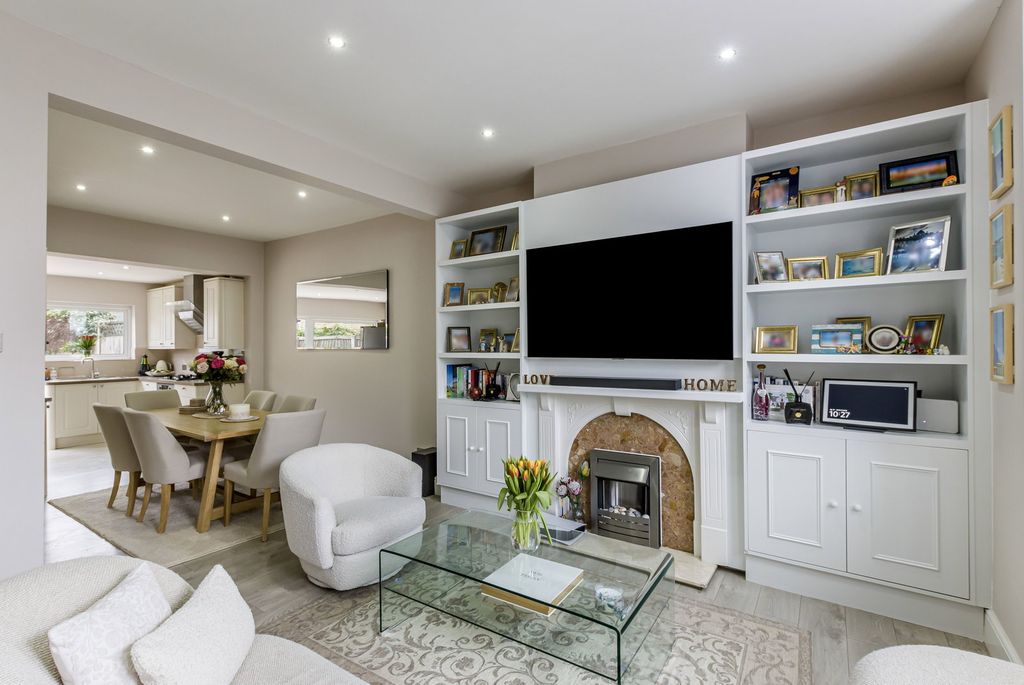 Property photo 3 of 16