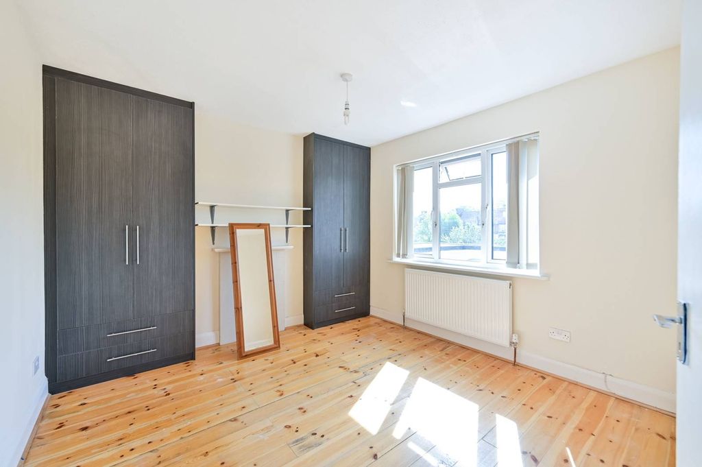 Property photo 1 of 4