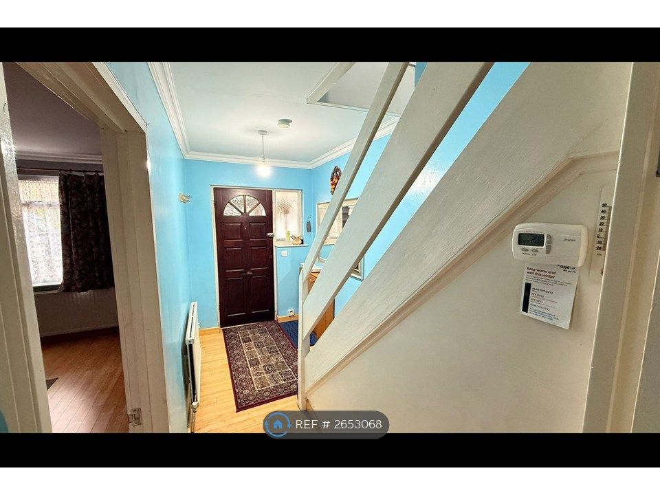 Property photo 3 of 35