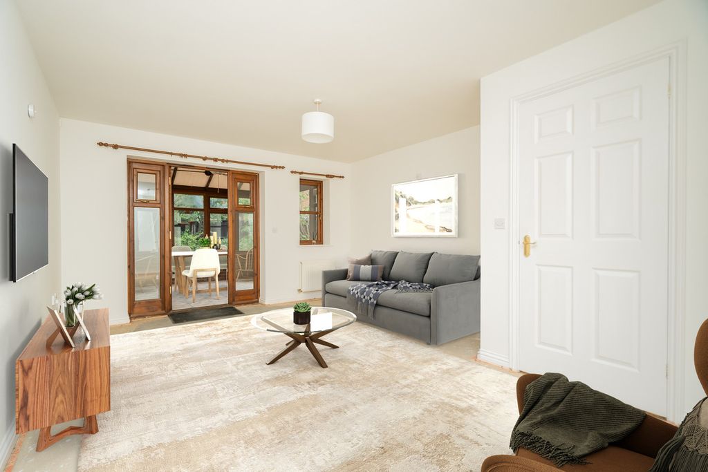 Property photo 2 of 11