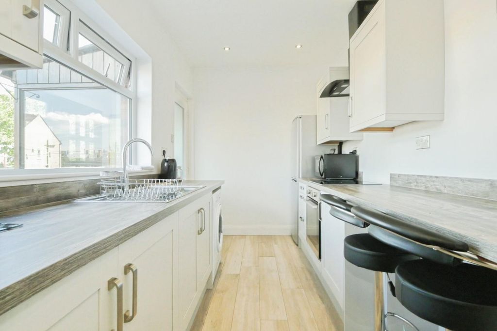 Property photo 3 of 13 Kitchen