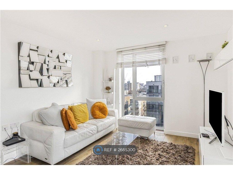 Property photo 2 of 22 Living Room