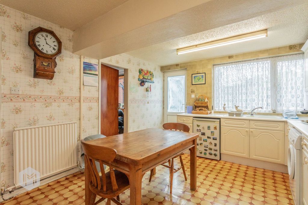 Property photo 3 of 40