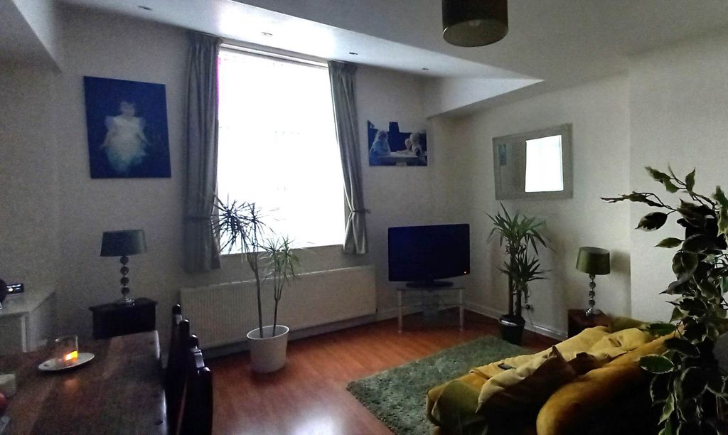 Property photo 3 of 5