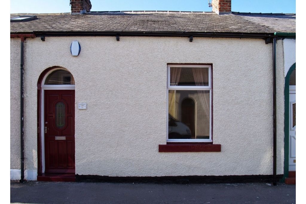 Property photo 1 of 9 Front