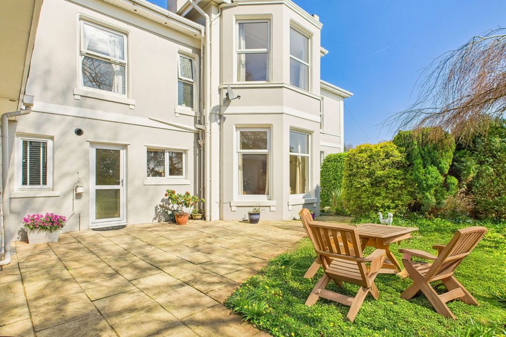 Property photo 3 of 36