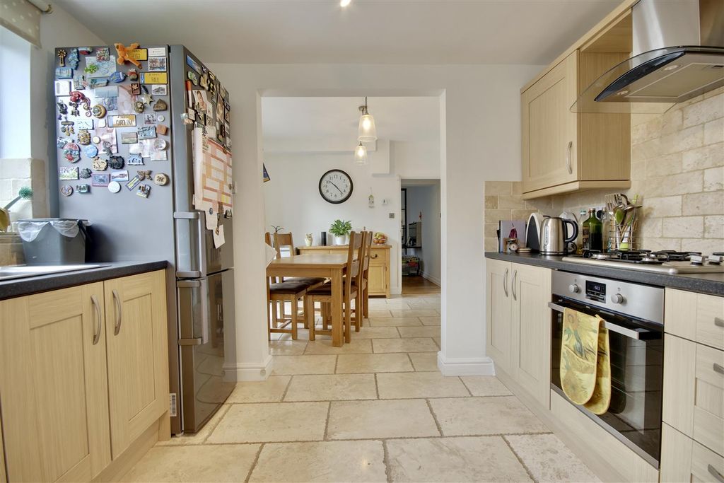 Property photo 1 of 17 32276813-3EE6-453B-9Cab-874D16Df995A_1_201_A.Jpeg