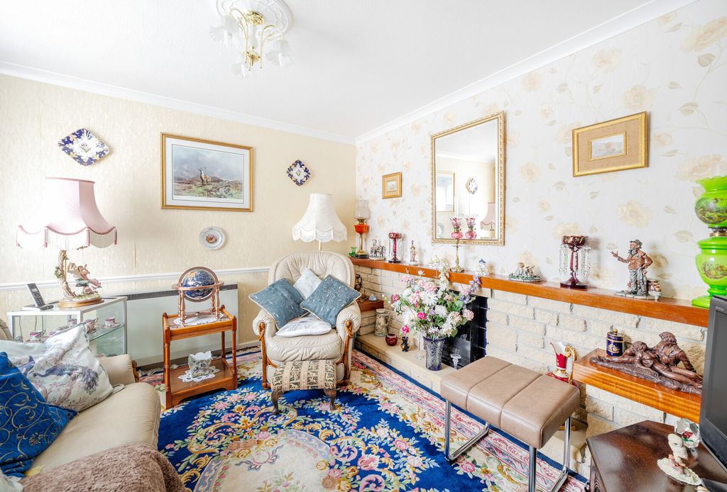 Property photo 3 of 26 1310347-9-685022E...