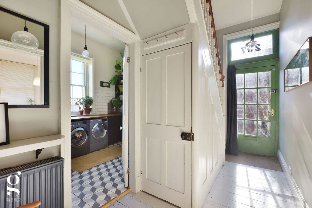 Property photo 3 of 62