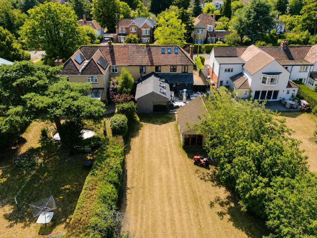 4 bed semi-detached house for saleDay's Lane, Biddenham, Bedford MK40 photo 4
