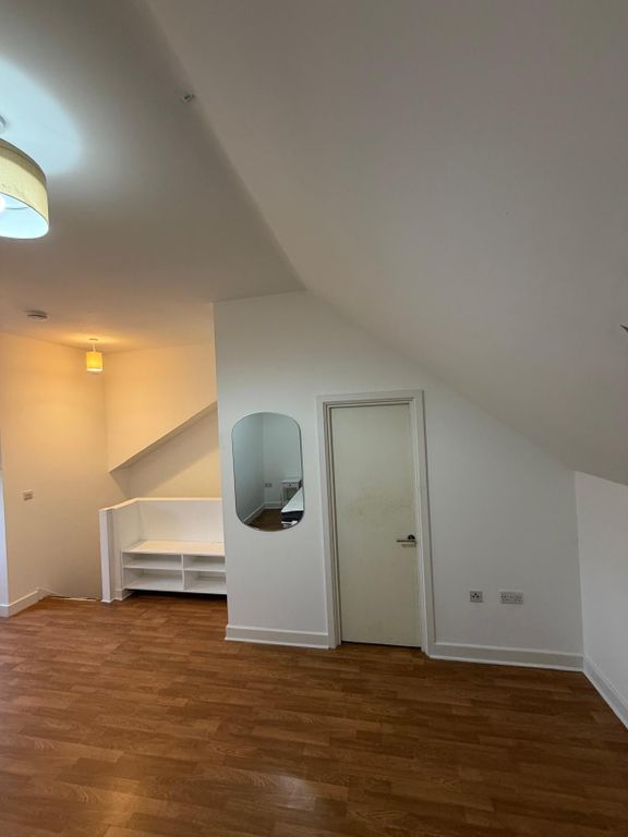 Property photo 3 of 25