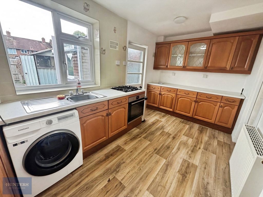 Property photo 3 of 13 Kitchen