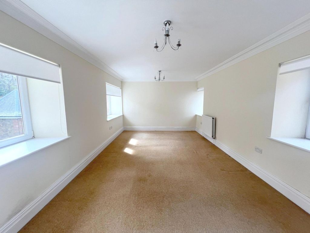 Property photo 3 of 7 Master Bedroom