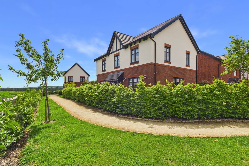 Property photo 1 of 21