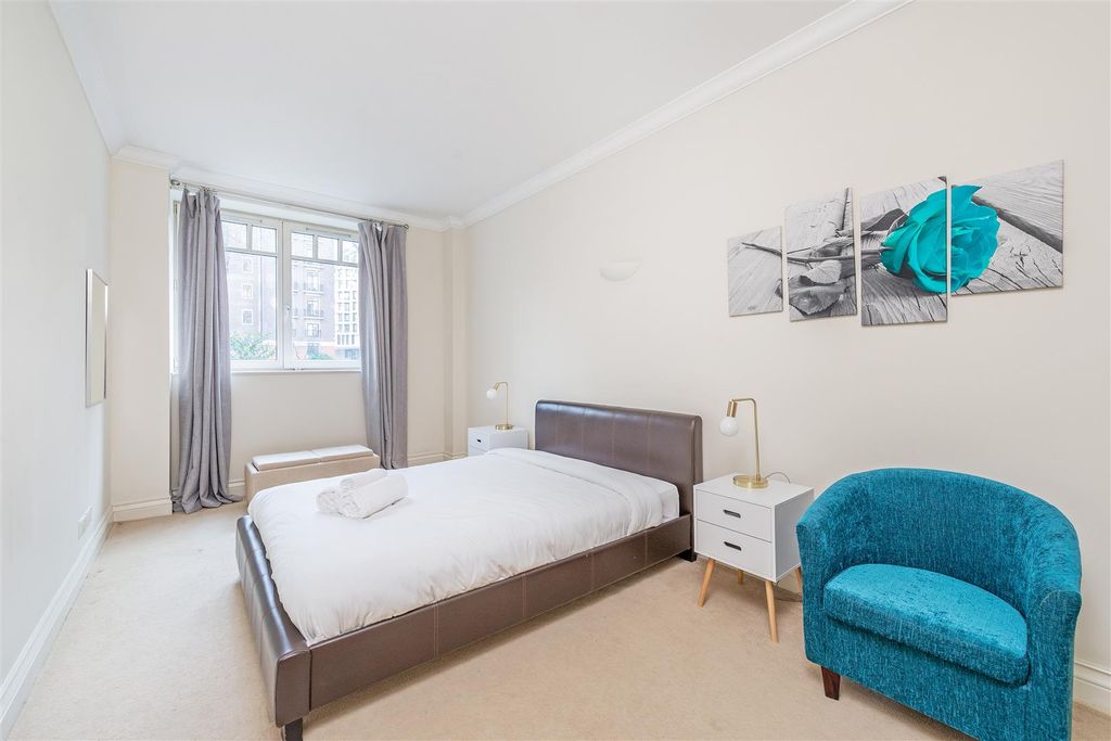 Property photo 3 of 13 Bedroom.Jpg