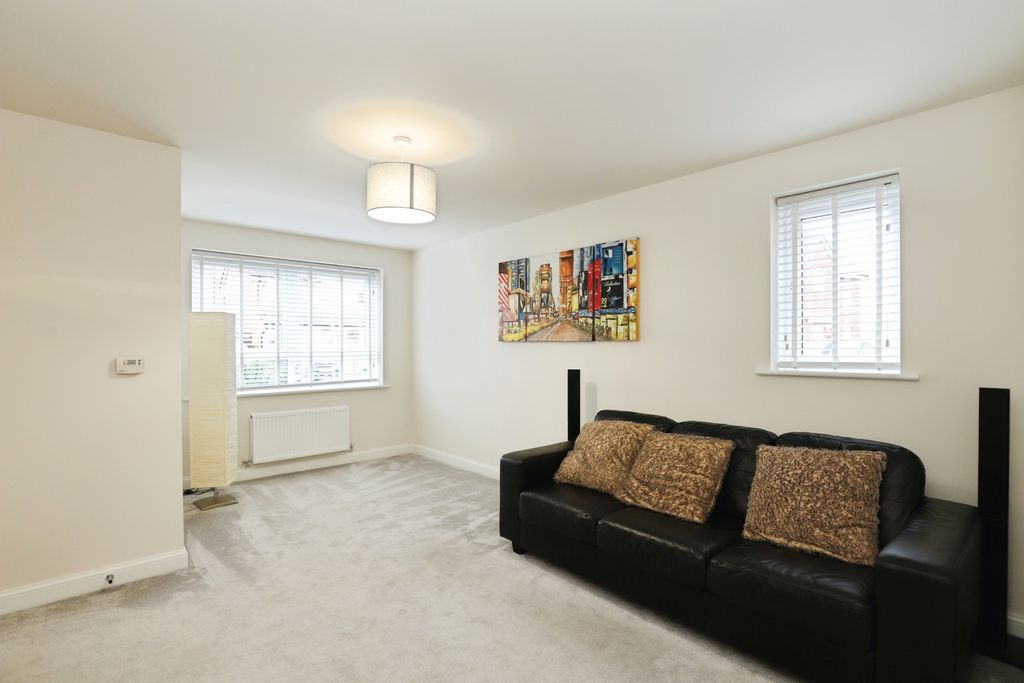 Property photo 3 of 14 Living Room