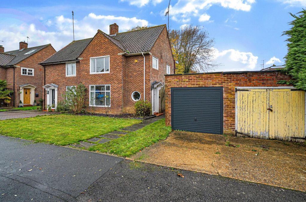 Property photo 1 of 18 1381743-20-692d8A...