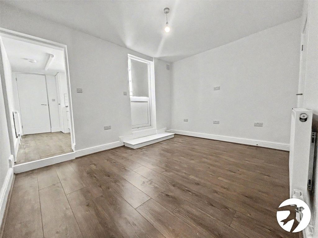 Property photo 2 of 13 Picture No. 03