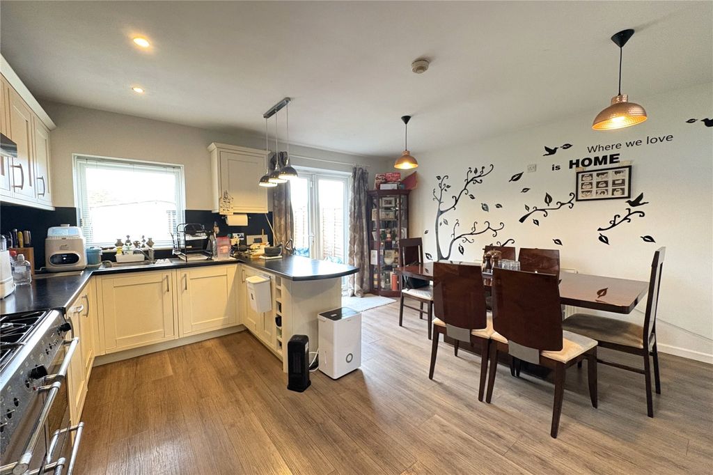 Property photo 2 of 16 Picture No. 03