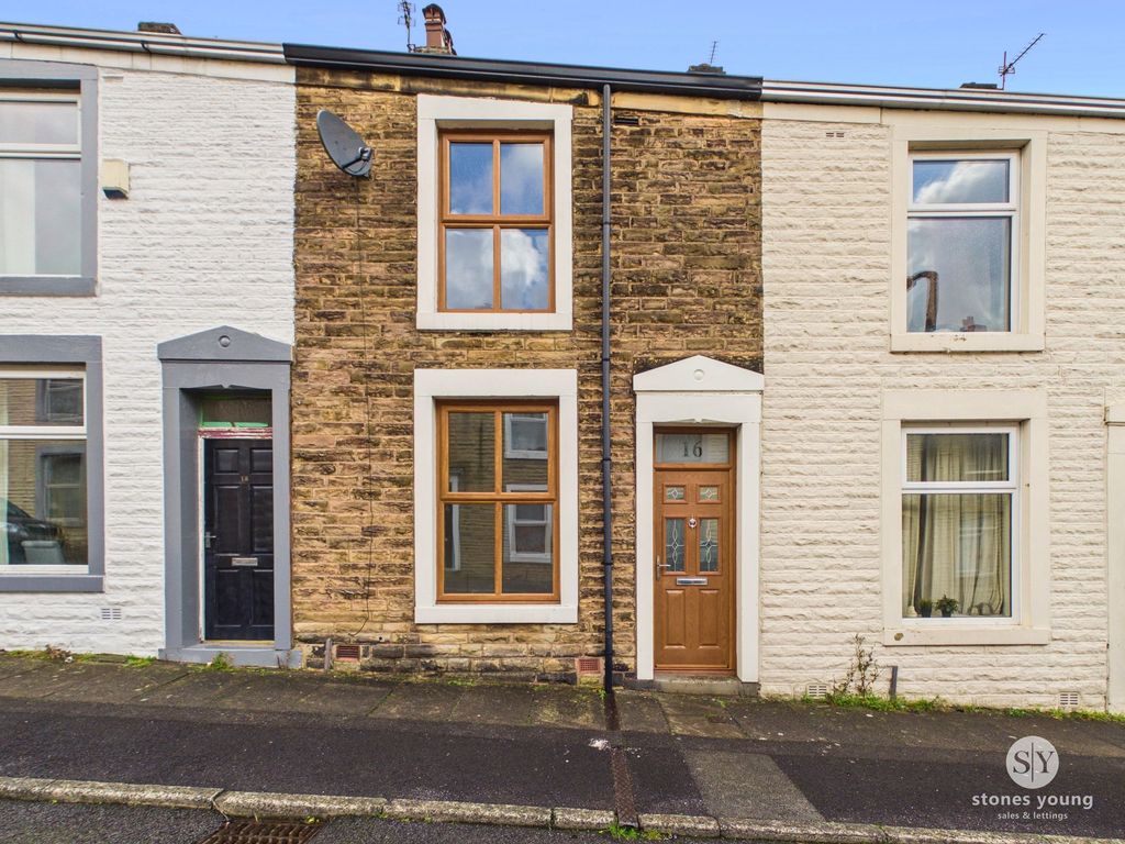 Property photo 1 of 16