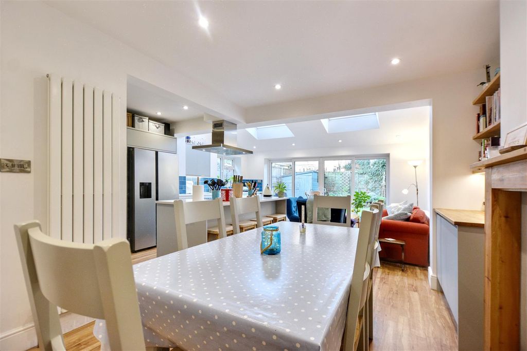 Property photo 3 of 22 Kitchen Diner_1.Jpeg