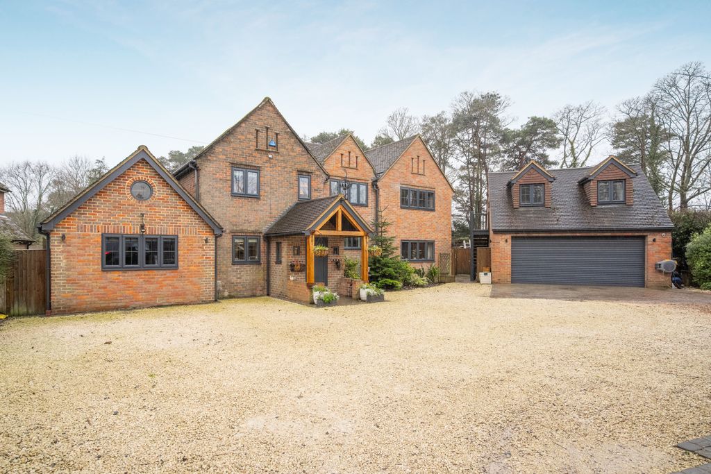 Property photo 1 of 38 Picture No. 40