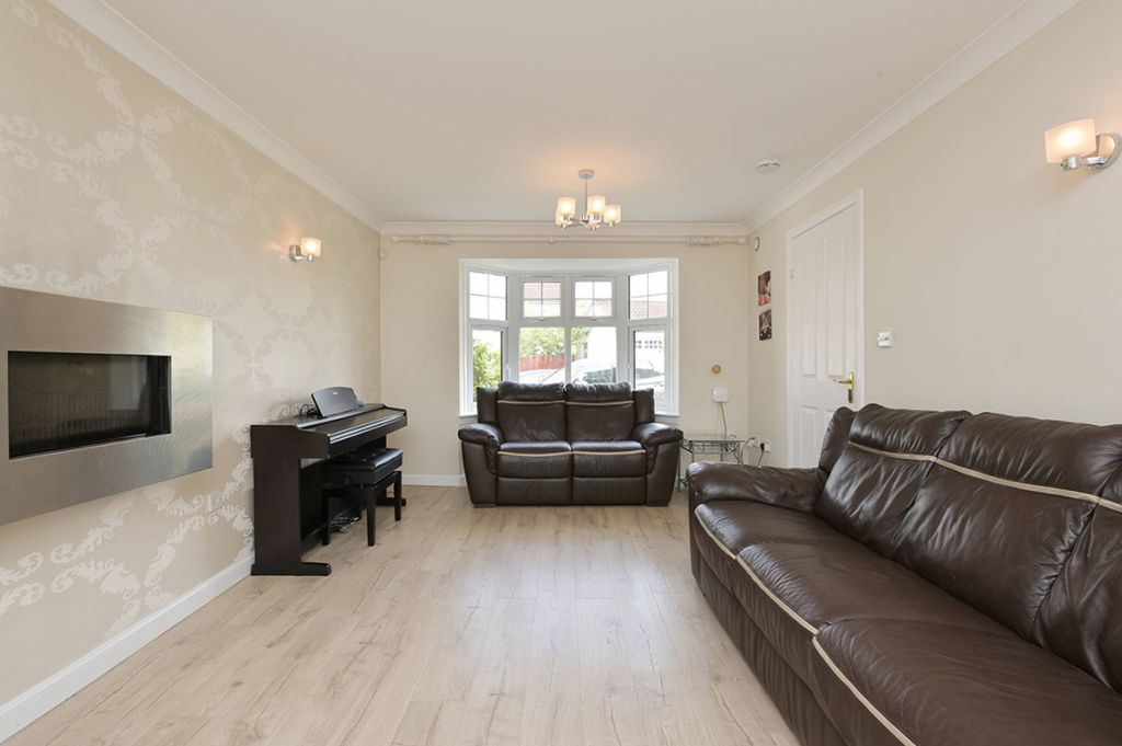 Property photo 2 of 30