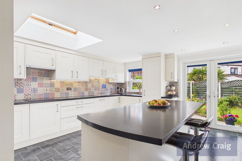 Property photo 3 of 20 Kitchen Breakfast Room
