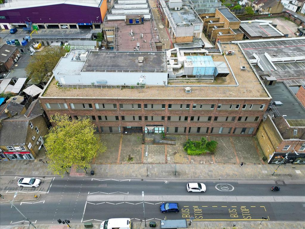 Property photo 2 of 29