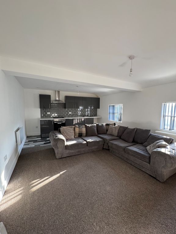 Property photo 2 of 11 4