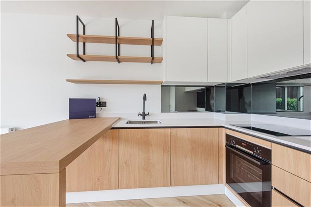 Property photo 3 of 5 Kitchen