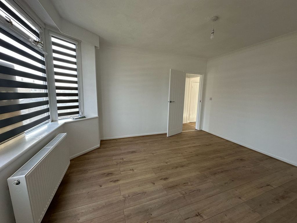 Additional image 4 of 3 bed semi-detached house to rentScunthorpe DN16