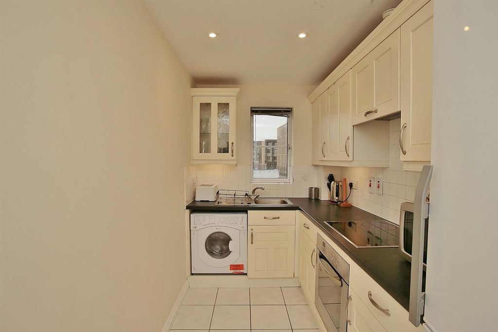 Property photo 3 of 8