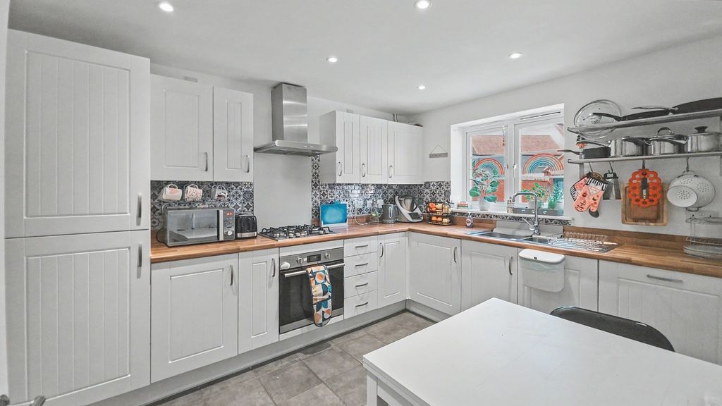 Property photo 2 of 14 5057322