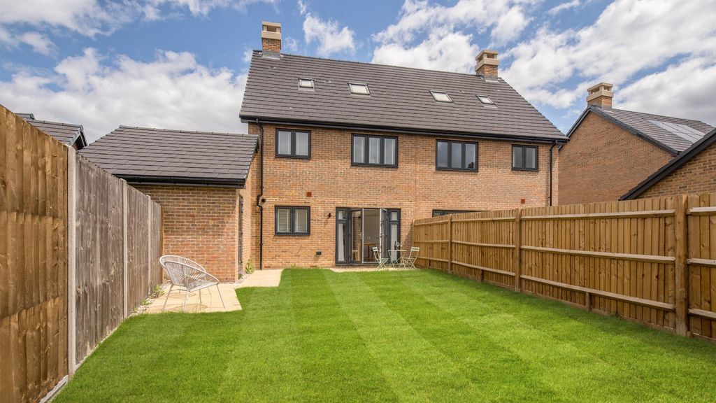 Property photo 3 of 13 Rosebrook, Hambrook