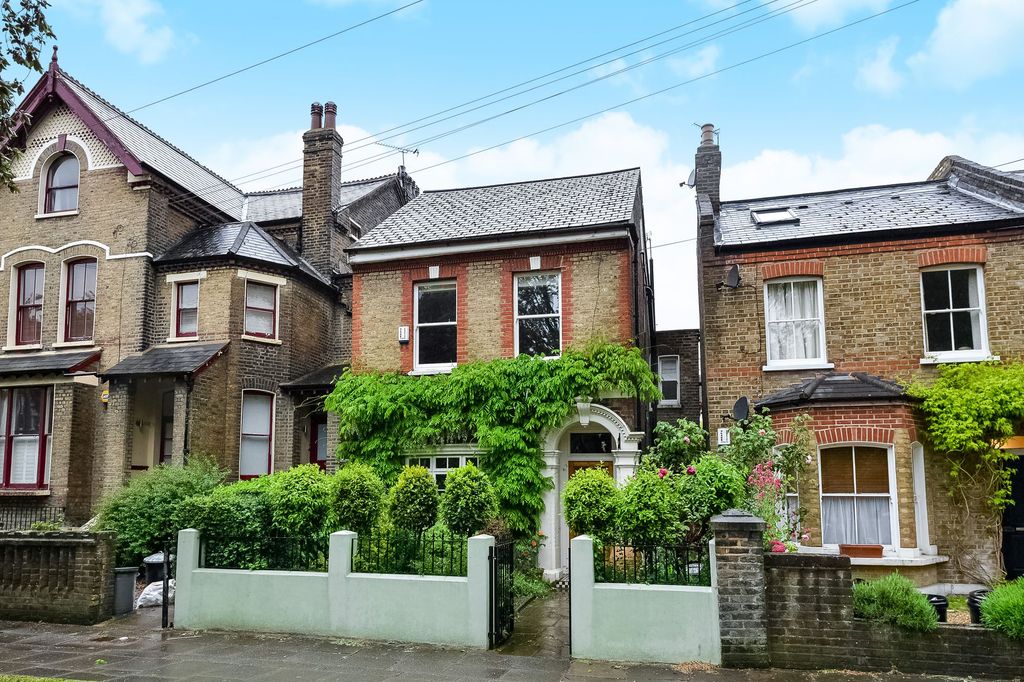 Property photo 1 of 23